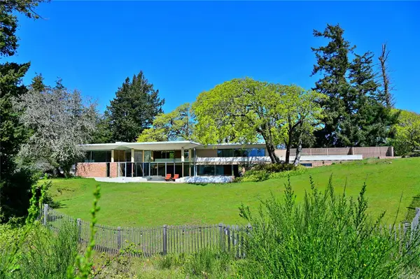 1133 Moore Rd, Comox BC V9M 3X1