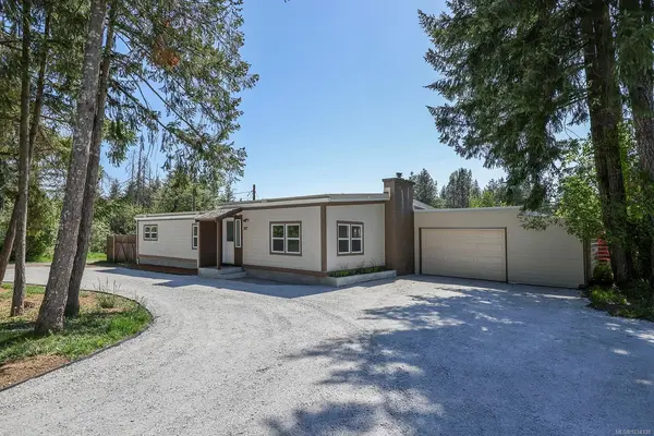 747 Powerhouse Rd, Courtenay BC V9N 9L1