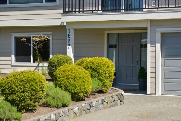 1627 Hybury Pl, Saanich BC V8N 5L3