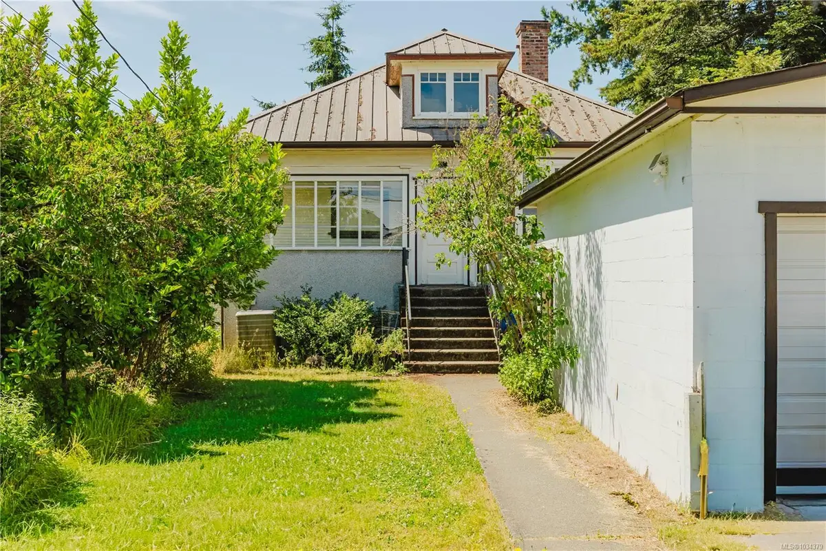 95 Sims Ave, Saanich BC V8Z 1J9