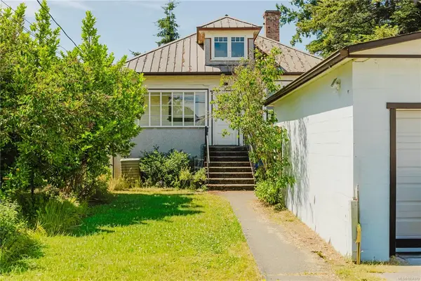 95 Sims Ave, Saanich BC V8Z 1J9 - 4 bed, 2.0 bath in Saanich