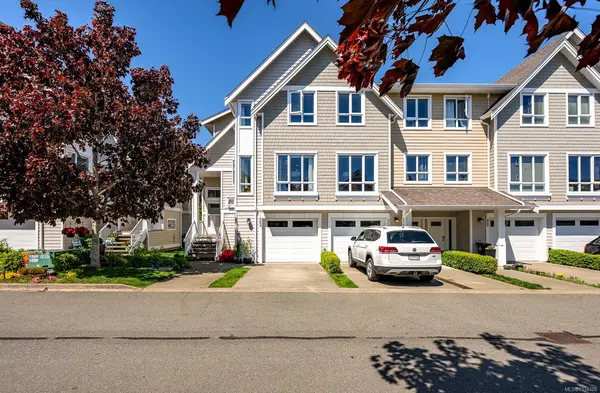 700 Lancaster Way # 23, Comox BC V9M 0B6 - 3 bed, 3.0 bath in Comox