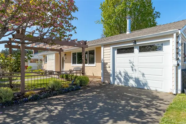 171 Stanford Ave W, Parksville BC V9P 1M2 - 2 bed, 2 bath in Parksville