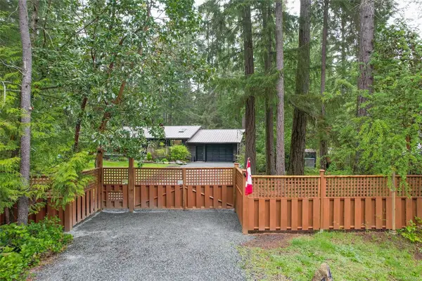 438 Dunshire Dr, Gabriola Island BC V0R 1X2