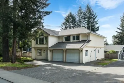 5272 Cordova Bay Rd, Saanich BC V8Y 2L4