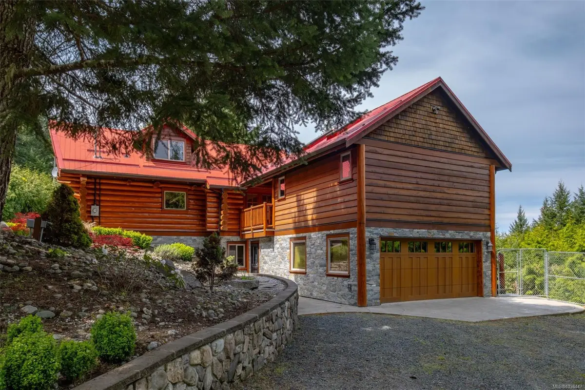 1765 Paul's Pl, Qualicum Beach BC V9K 2S3