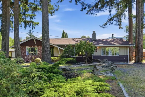 3538 Harris Cres, Qualicum Beach BC V9K 1W1