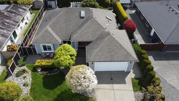 763 Anson Pl, Qualicum Beach BC V9K 2J4