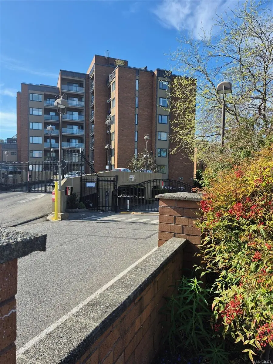 103 Gorge Rd E # 305, Victoria BC V9A 6Z2