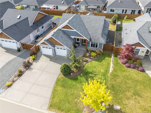 580 Avalon Pl, Parksville BC V9P 0E7