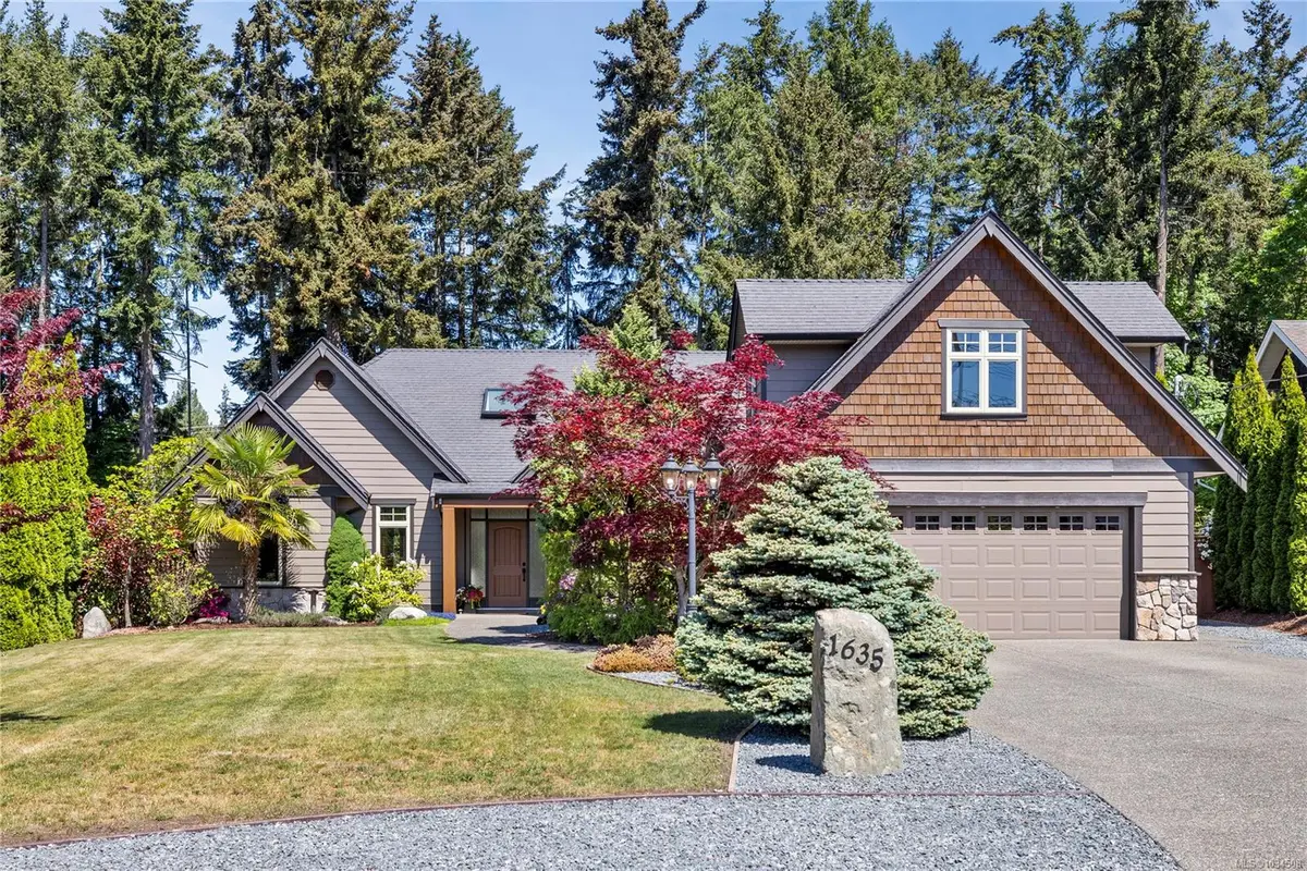 1635 Stone Lake Dr, Nanoose Bay BC V9P 9L1
