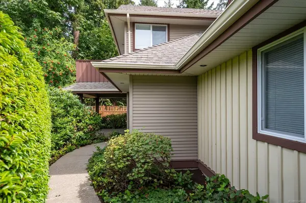 340 Young St #12, Parksville BC V9P 1C5 - 2 bed, 2 bath in Parksville
