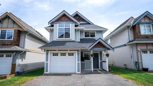 921 Colville Rd #5, Esquimalt BC V9A 4P4 - 3 bed, 2 bath in Esquimalt