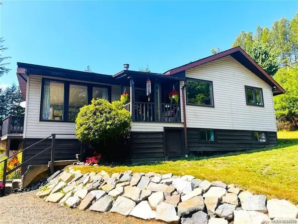 973 Island Hwy, Sayward BC V0P 1R0 - 4 bed, 2 bath in Sayward