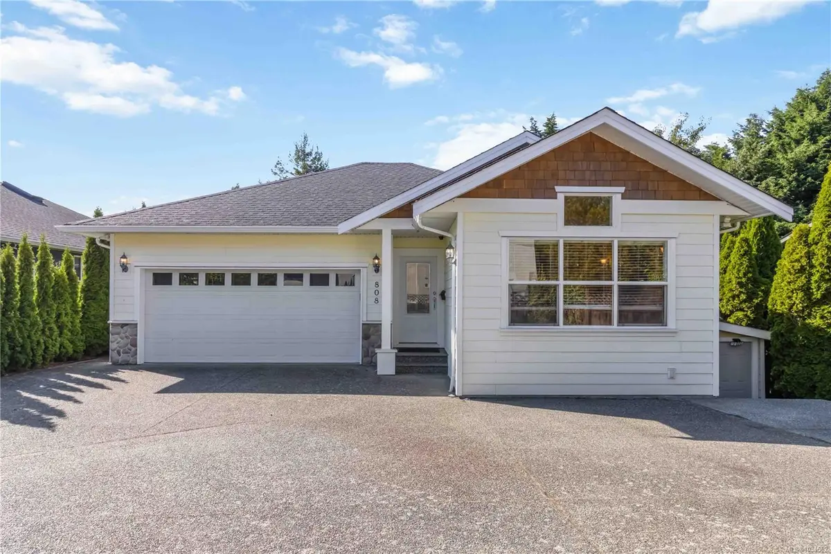 808 Jagdeep Pl, Saanich BC V8X 2N3