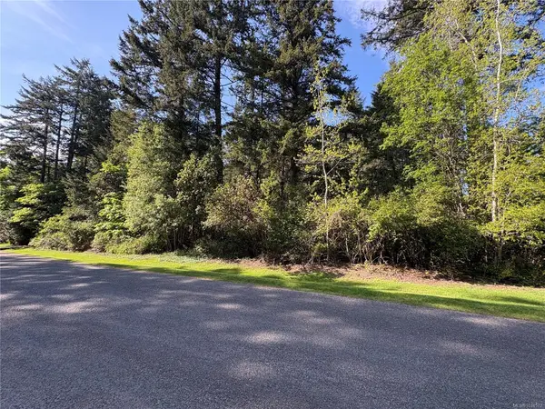 750 Dalkeith Ave, North Saanich BC V8L 5G7