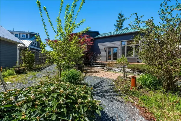 1118 Sixth Ave, Ucluelet BC V0R 3A0