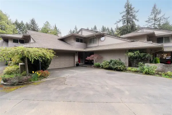 1040 Pondwood Lane # 3, Saanich BC V8X 4S6