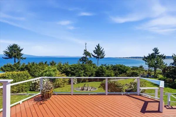 506 Panorama Pl, Parksville BC V9P 1A4