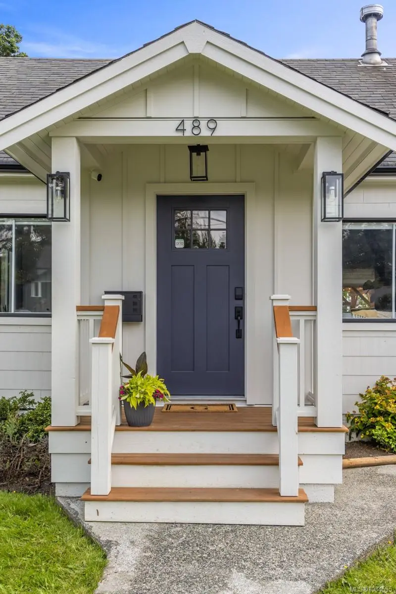 489 Grafton St, Esquimalt BC V9A 5E7