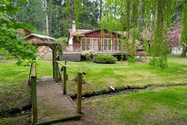 2420 Spring Beach Dr, Gabriola Island BC V0R 1X7 - 2 bed, 1 bath in Gabriola Island
