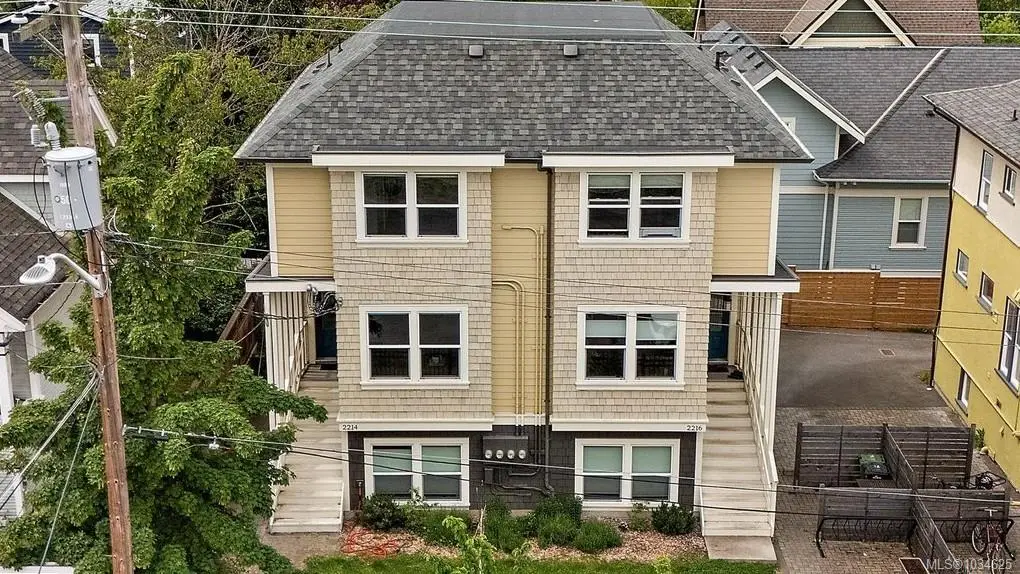 2214 Cook St, Victoria BC V8T 3R2 — Pending Sale in Victoria