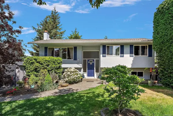 10292 Godfrey Pl, Sidney BC V8L 2L1