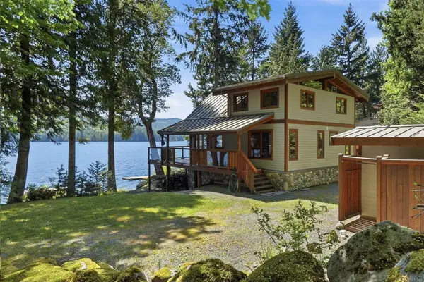 3864 Horne Lake Caves Rd, Qualicum Beach BC V9K 2L7 - 3 bed, 2.0 bath in Qualicum Beach
