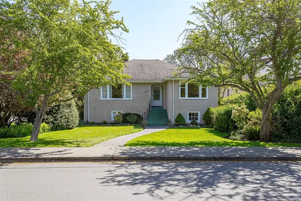 865 St. Patrick St, Oak Bay BC V8S 4X7