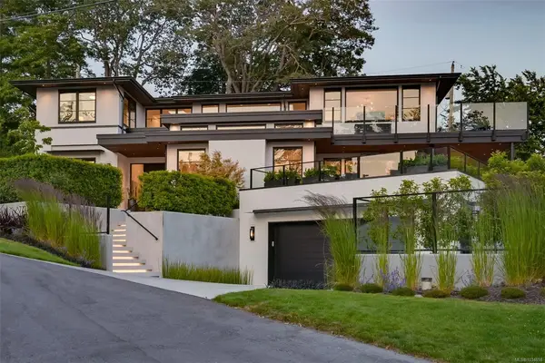 717 Robleda Cres, Victoria BC V8S 3K6