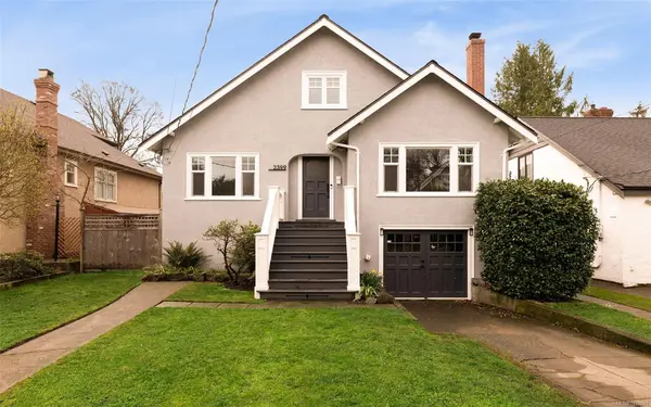 2399 Dalhousie St, Oak Bay BC V8R 2H5 - 4 bed, 3 bath in Oak Bay