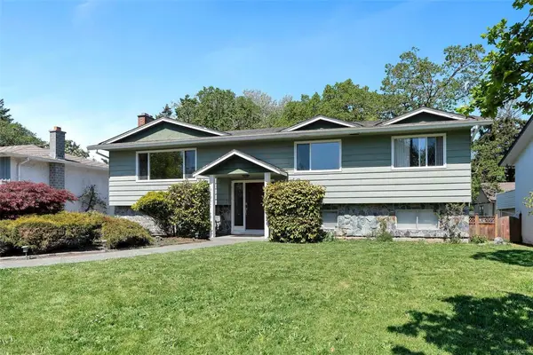 1722 Jefferson Ave, Saanich BC V8N 2B4