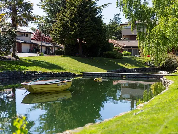 2345 Cedar Hill Cross Rd # 137, Oak Bay BC V8P 5M8 - 2 bed, 2.0 bath in Oak Bay