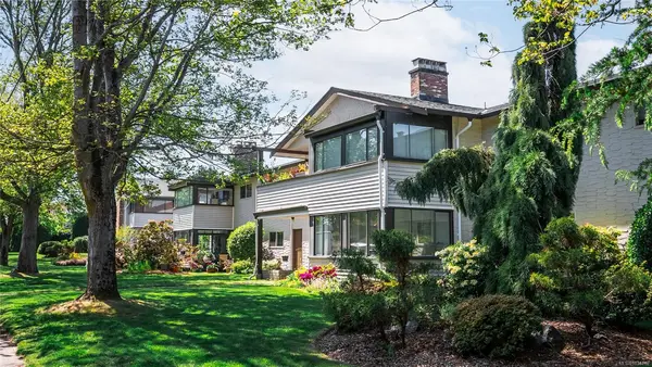 3170 Irma St # 403, Victoria BC V9A 1S8