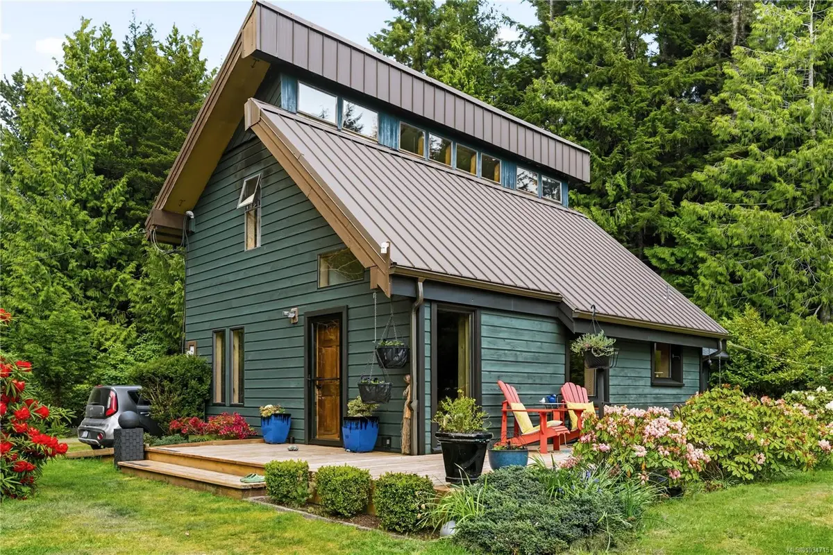 1420 Smithdale Rd, Ucluelet BC V0R 3A0