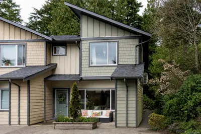625 Hellesen Dr # 6, Tofino BC V0R 2Z0