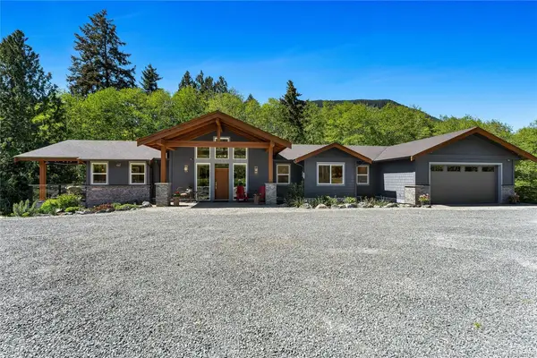 7586 Somenos Rd, Duncan BC V9L 5Z7