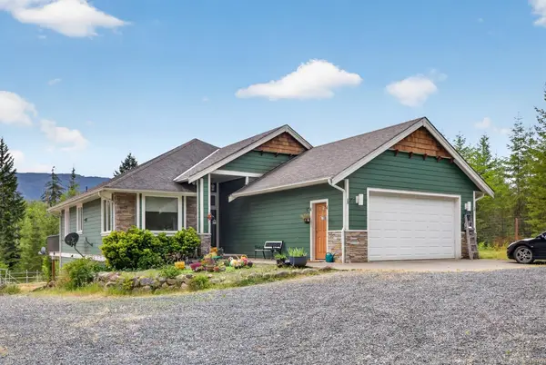 5160 Cowichan Lake Rd, Duncan BC V9L 6H6 - 4 bed, 3 bath in Duncan