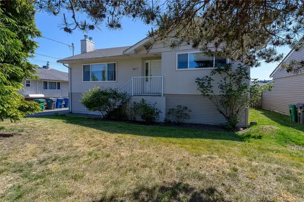 607 Fifth St, Nanaimo BC V9R 1P7 - 4 bed, 2 bath in Nanaimo