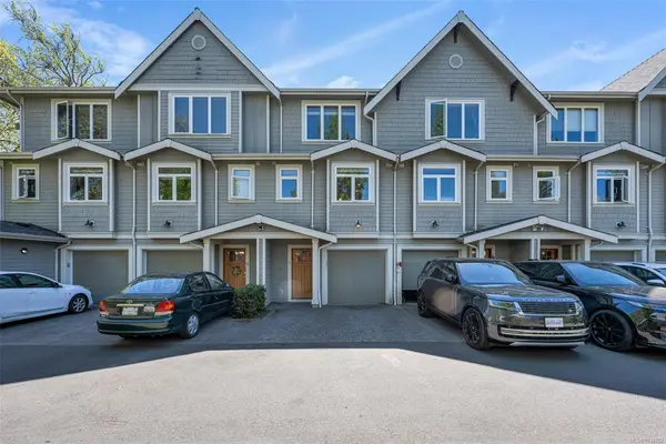 2918 Shelbourne St # 3, Victoria BC V8R 4M6
