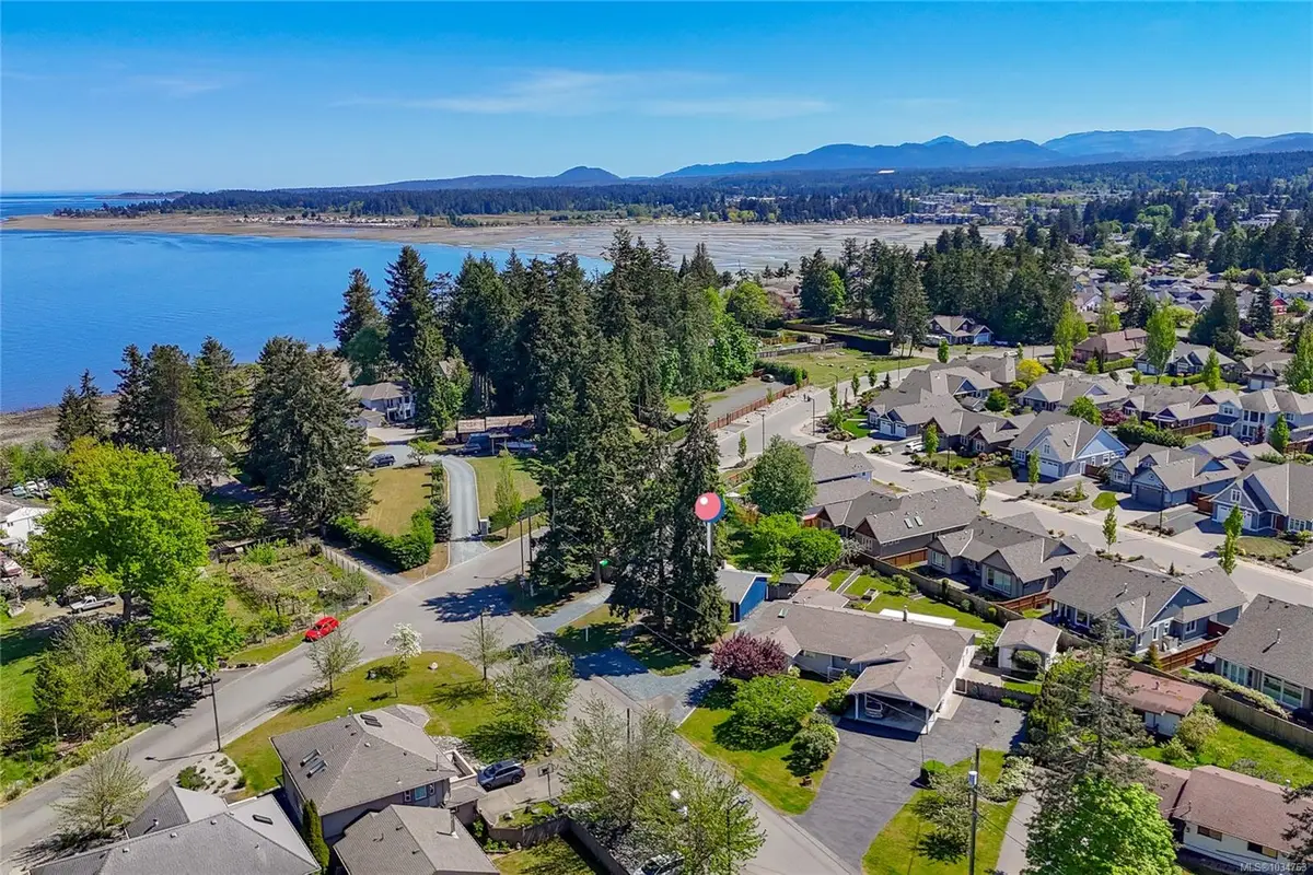 610 Chinook Ave, Parksville BC V9P 1A5