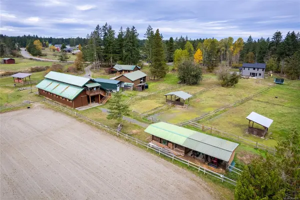 2040 Saddle Dr, Nanoose Bay BC V9P 9C2 - 7 bed, 5 bath property for sale in Nanoose Bay