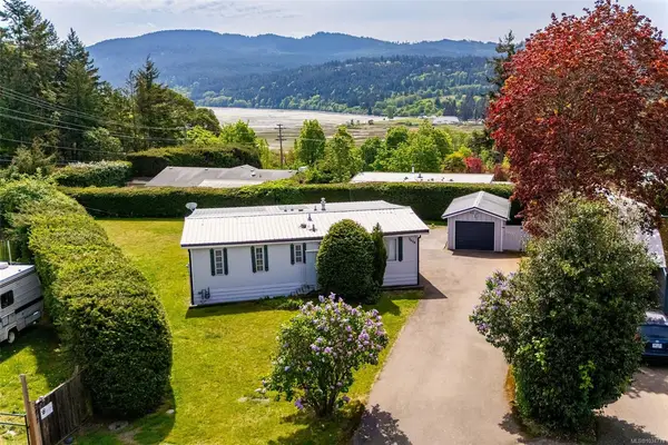 2468 Glenn Pl, Nanoose Bay BC V9P 9J9