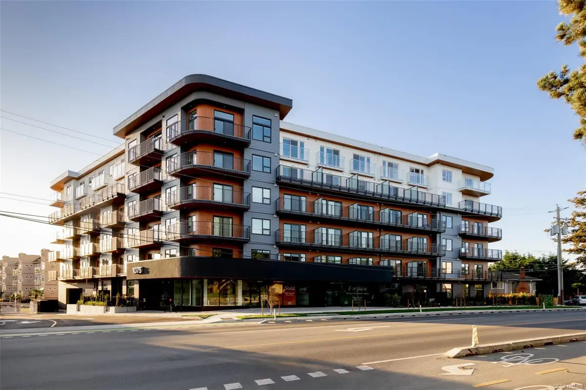 1075 Tillicum Rd #108, Esquimalt BC V9A 2A4