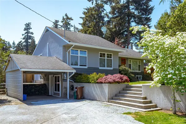 1155 Marchant Rd, Central Saanich BC V8M 1G7 - 4 bed, 2 bath in Central Saanich