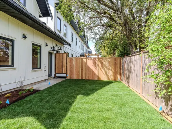 1830 Allenby Rd # 8, Saanich BC V8R 3B7