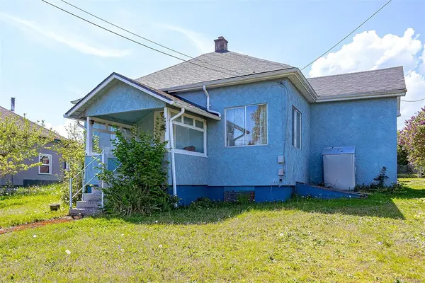 9892 Maple St, Chemainus BC V0R 1K1
