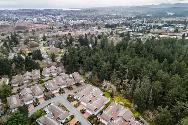 928 Bearwood Lane # 20, Saanich BC V8Y 3G8