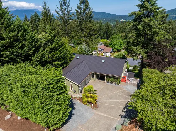 1415 Kingsview Rd, Duncan BC V9L 5P1 - 4 bed, 3 bath in Duncan