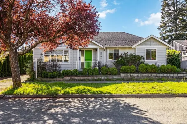 2508 Shakespeare St, Victoria BC V8R 4G5